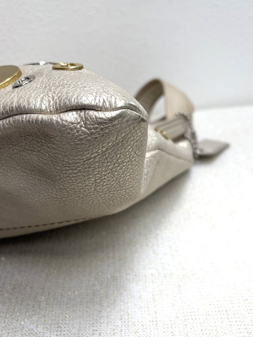 Rare Coach Resort Turnlock Tote style 11538 from 2007, metallic gold leather EUC - Picture 7 of 16